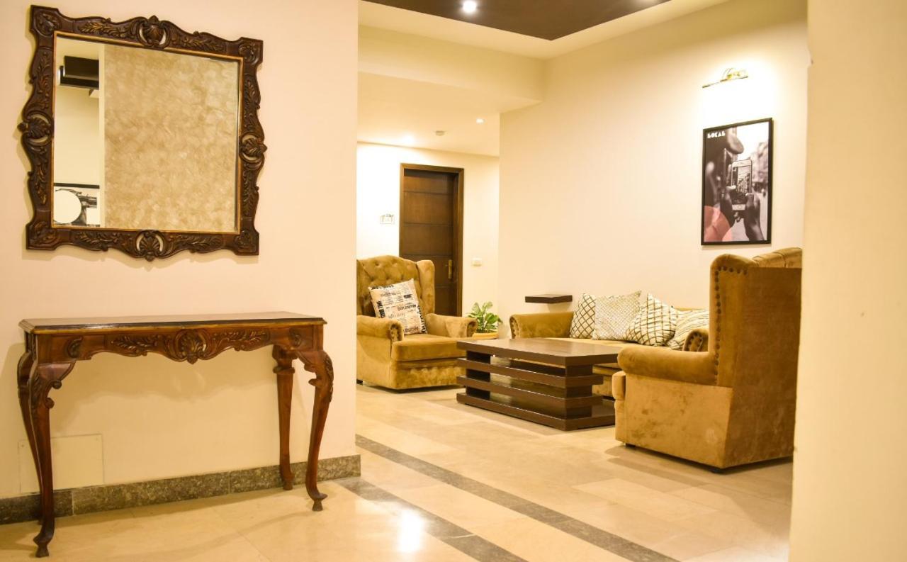 Lokal Rooms X Shahrah-E-Faisal Karachi Exterior foto